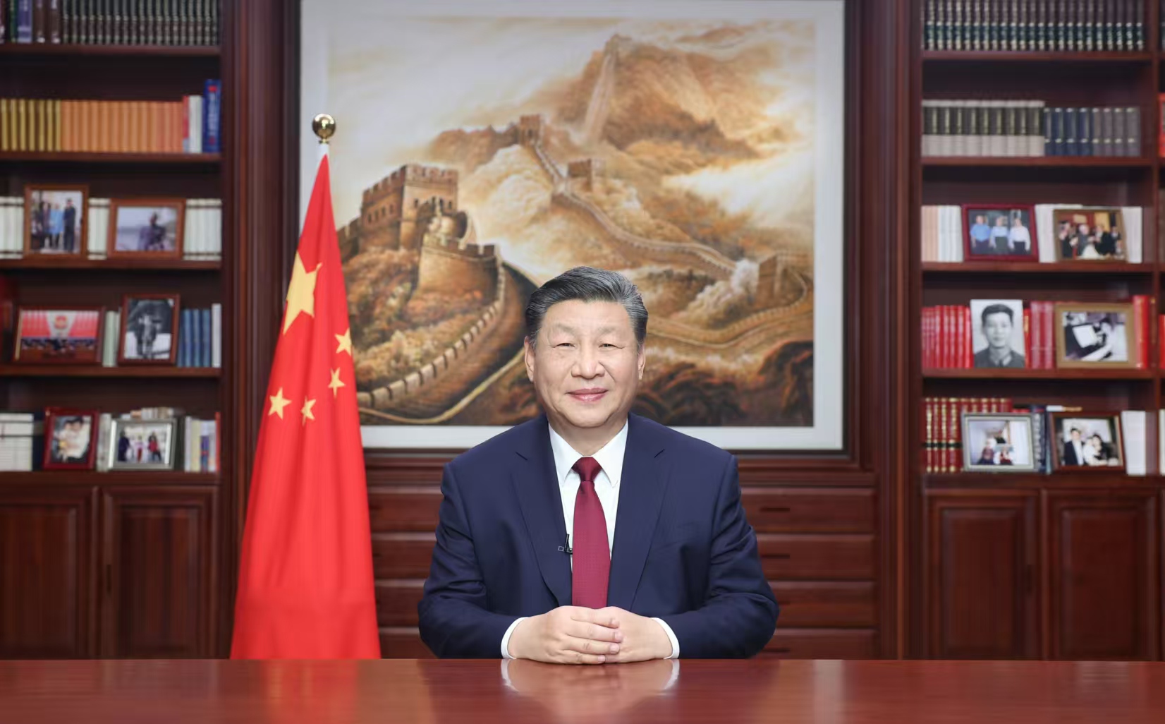 2023年12月31日，新年前夕，國家主席習(xí)近平通過中央廣播電視總臺和互聯(lián)網(wǎng)，發(fā)表二〇二四年新年賀詞。圖片來源：新華社